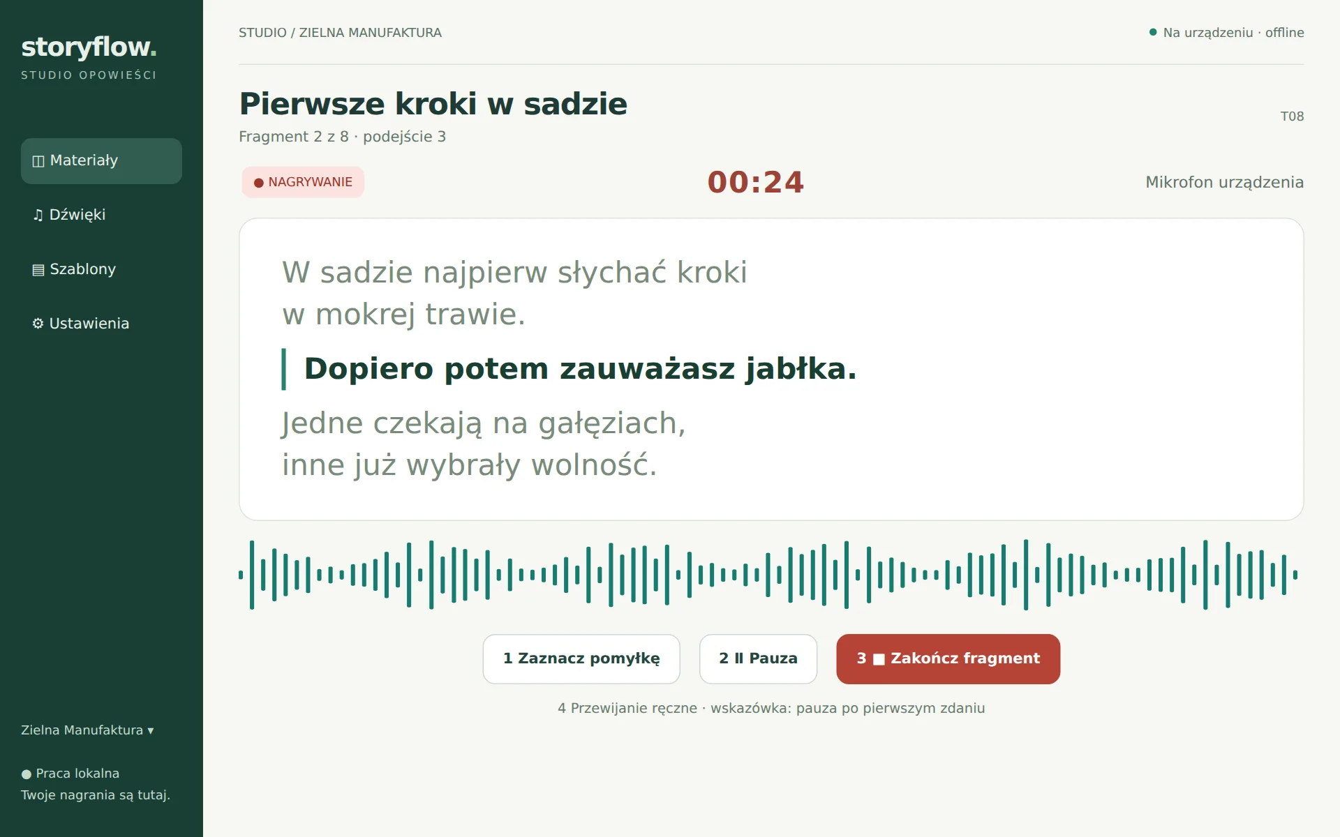 Makieta ekranu nagrywania na tablecie: tekst fragmentu w trybie promptera, licznik czasu, przyciski Zaznacz pomyłkę, Pauza i Zakończ fragment